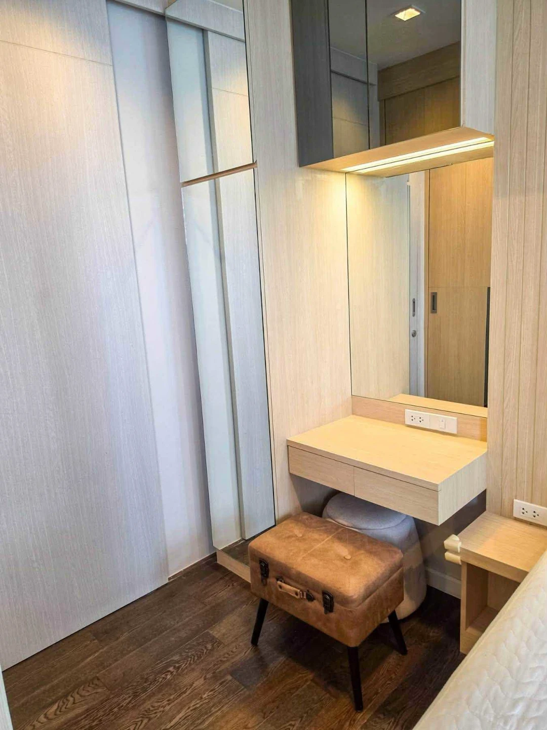 Nara9 Condominium For Rent Preview 6
