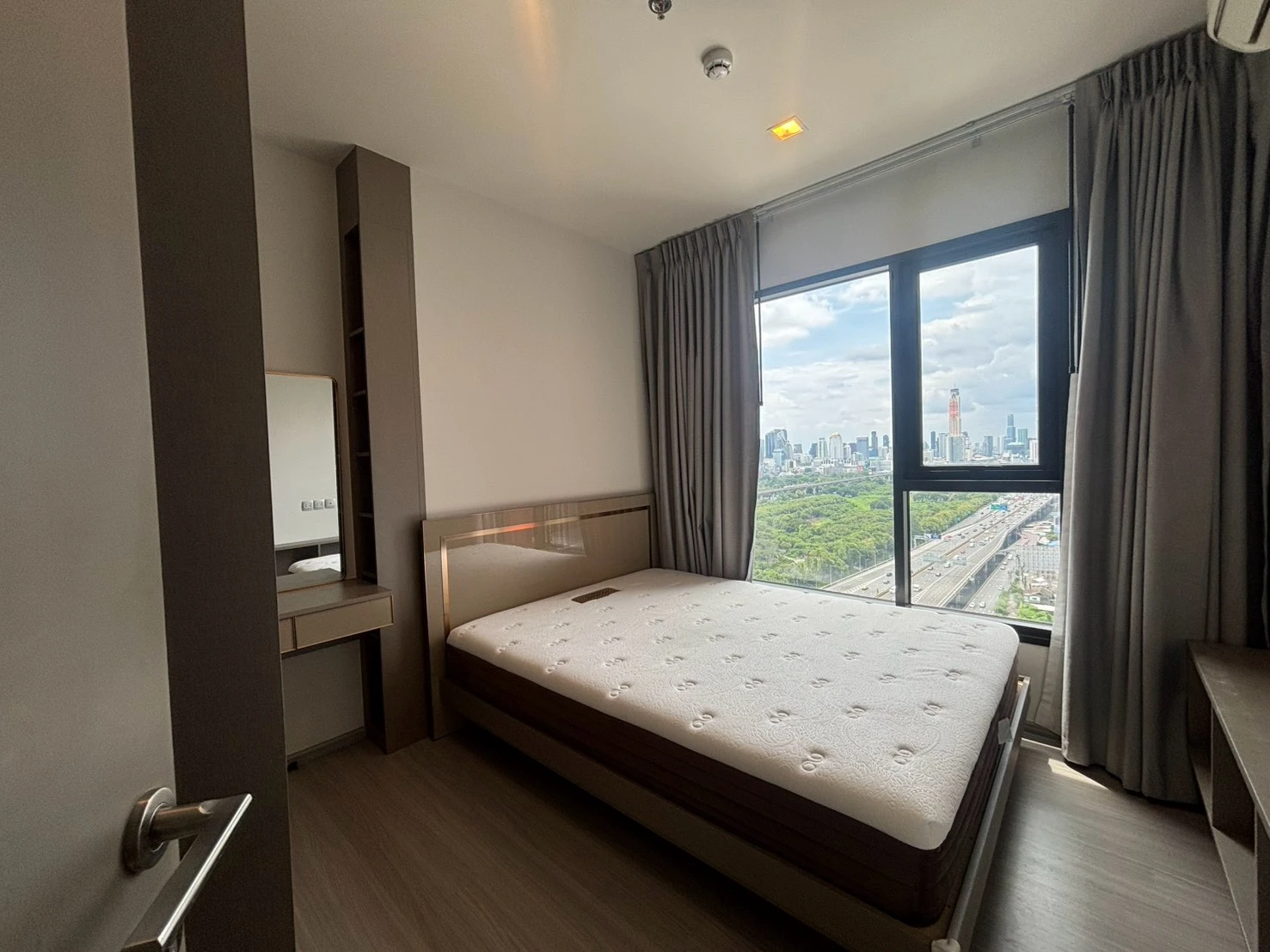 Life Asoke Hype Rama 9 For Rent Preview 7