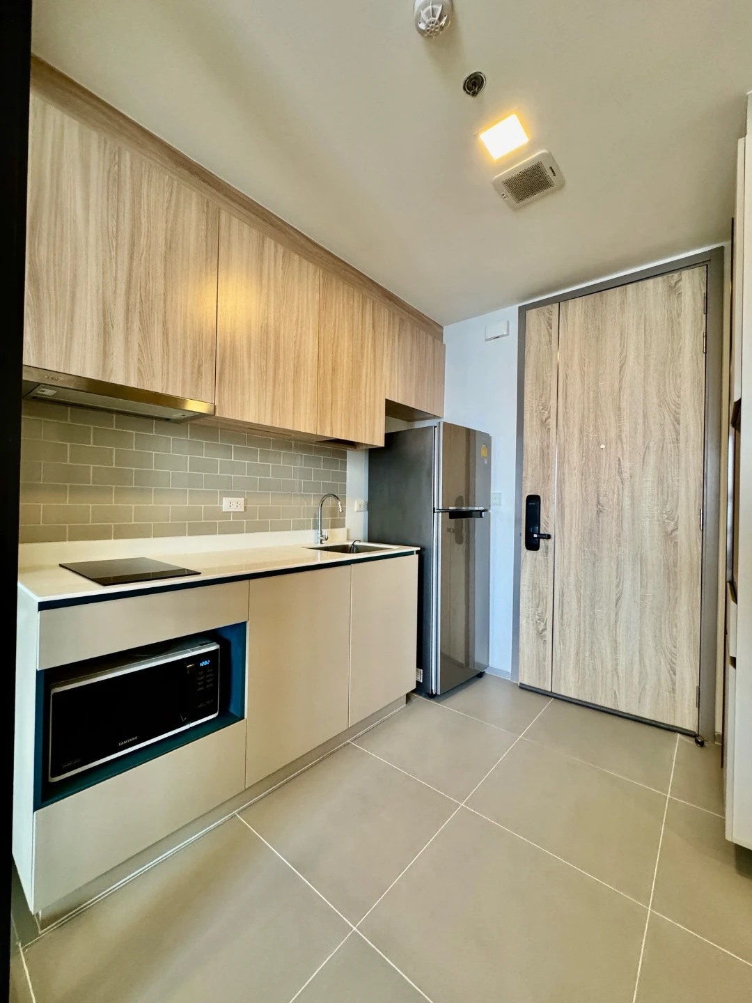XT Phayathai For Rent Preview 5