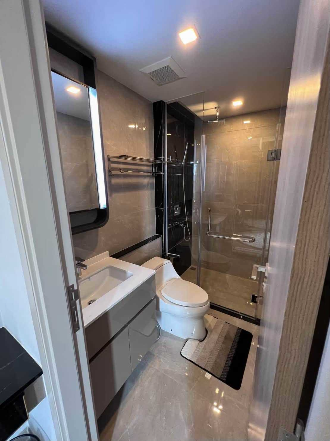 One9Five Rama 9 For Rent Preview 6
