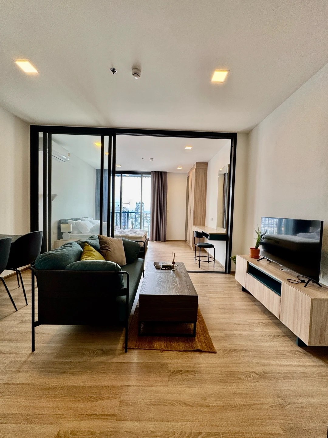 XT Phayathai For Rent