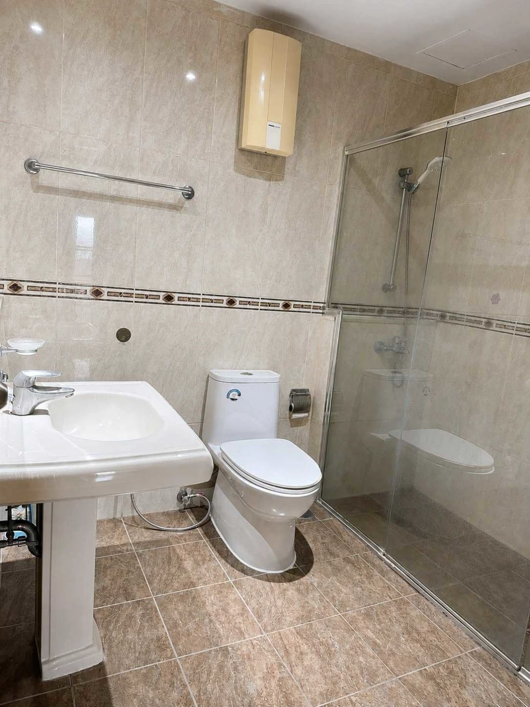 Waterford Diamond Tower For Rent  Preview 2