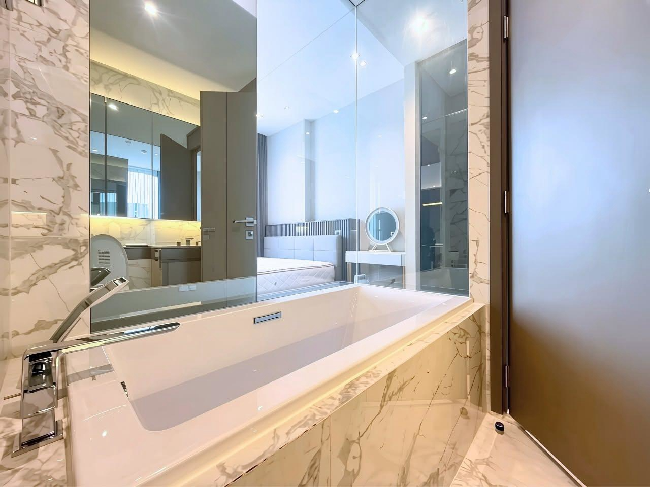 Hyde Herritage Thonglor For Rent Preview 6