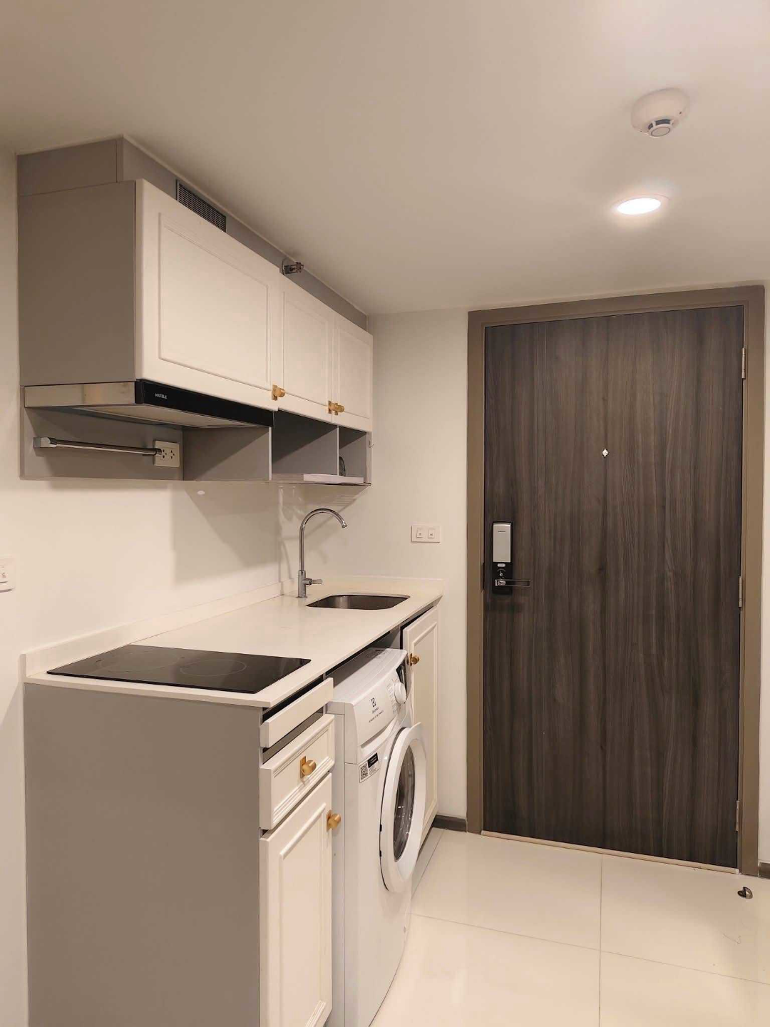 Knightbridge Space Rama 9 For Rent Preview 2