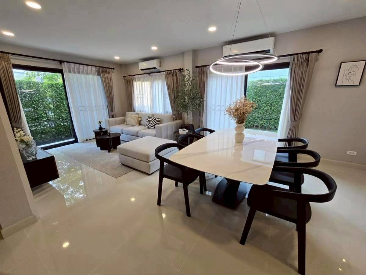 Modern Luxury Single-Detached House – Centro Bangna For Rent