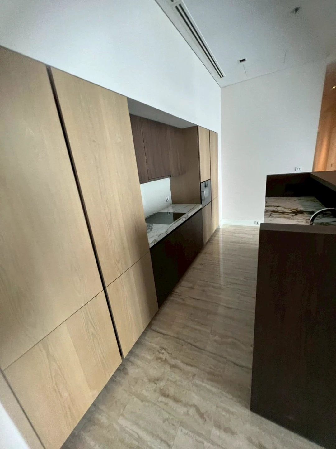 The Ritz Carton Bangkok For Rent Preview 4