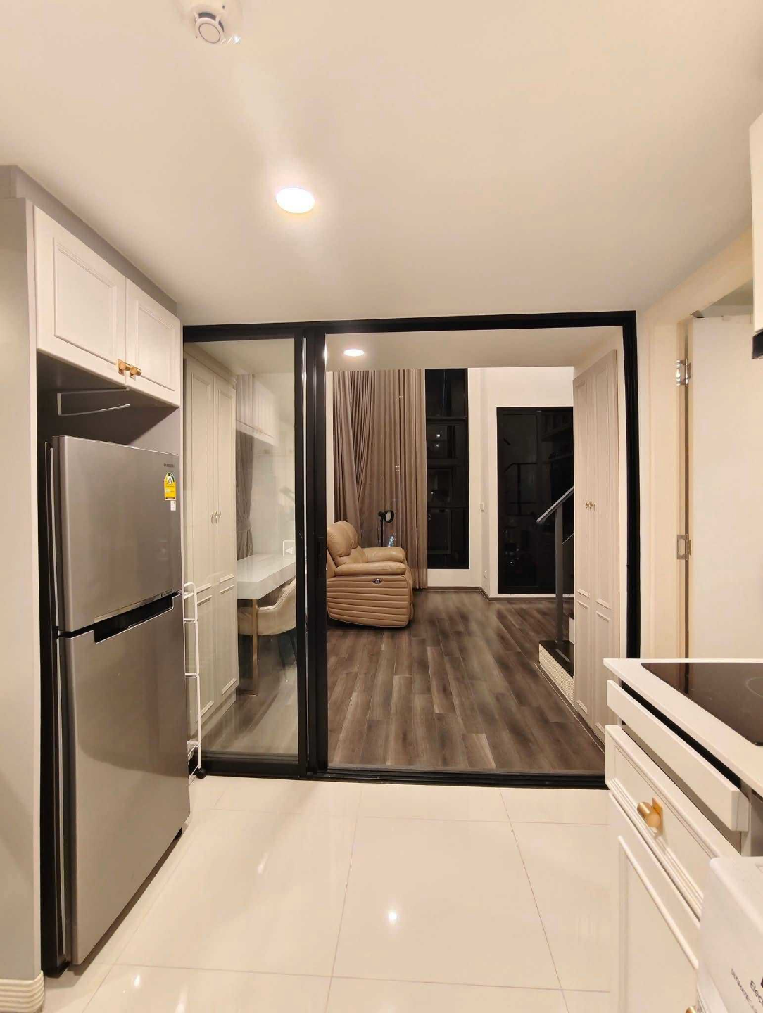 Knightbridge Space Rama 9 For Rent Preview 6