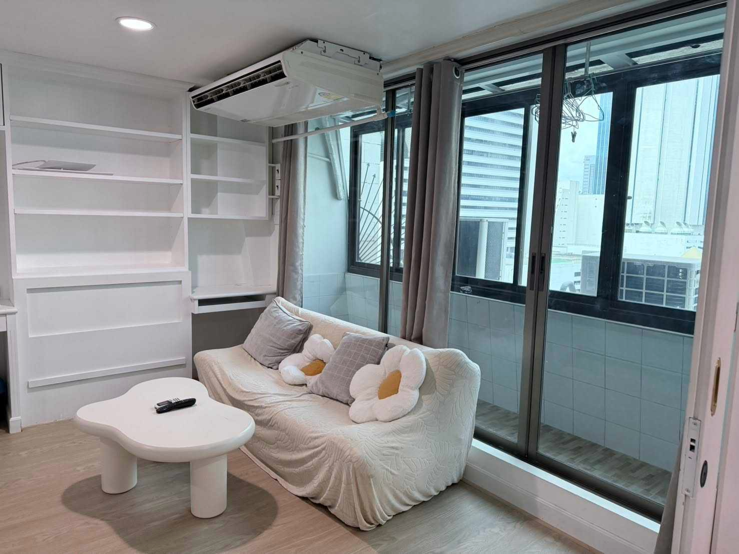 DIAMOND TOWER Silom 7 For Rent Preview 3