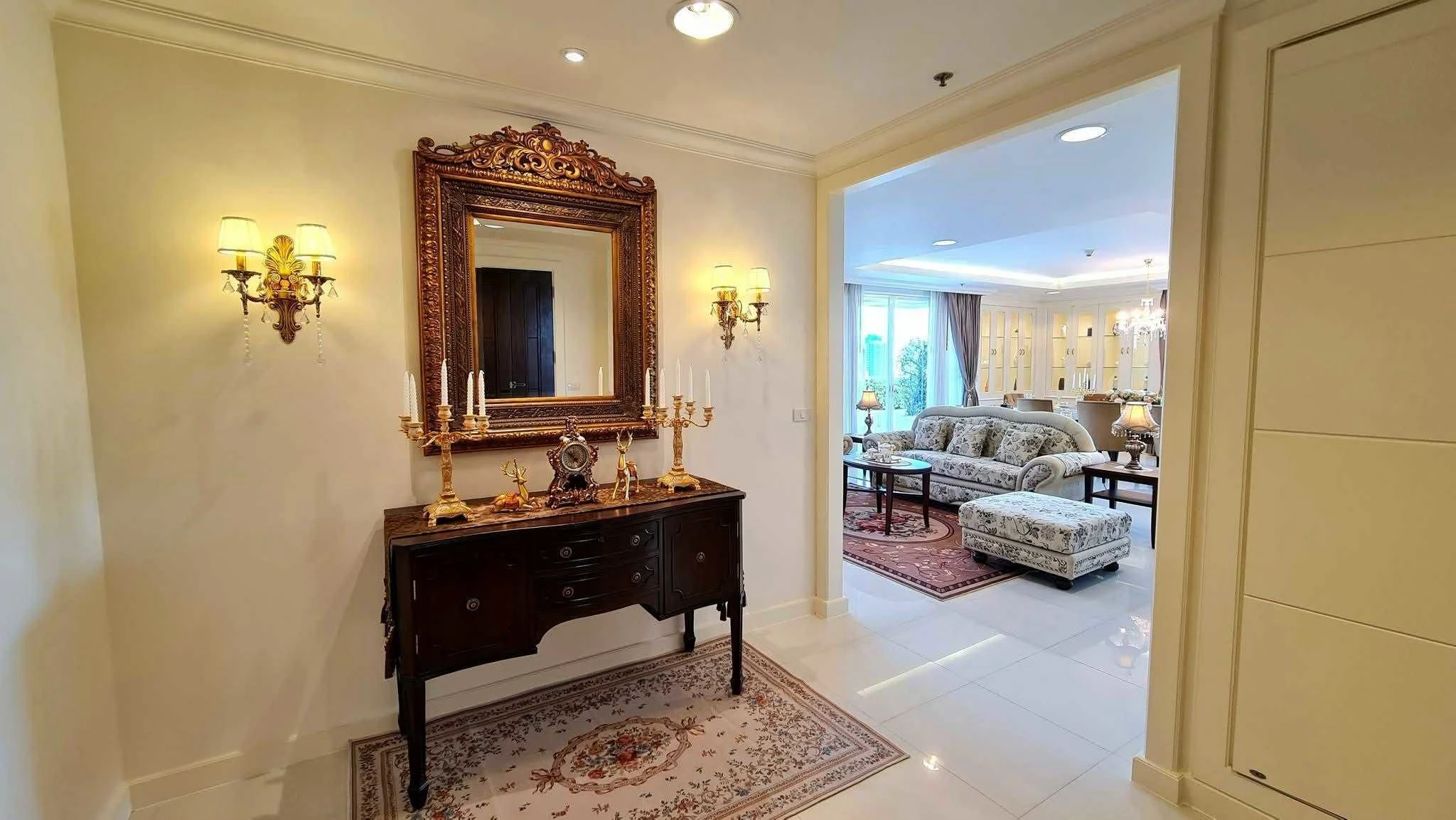 Piyathip Place Serviced Apartment For Rent Preview 4