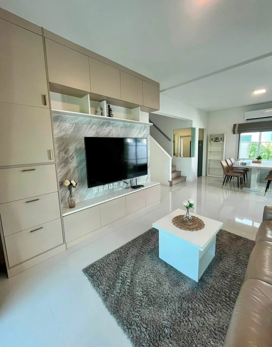 Villaggio 2 For Rent  Preview 3