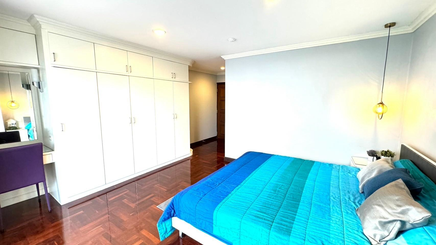 Richmond Palace For Rent Preview 3