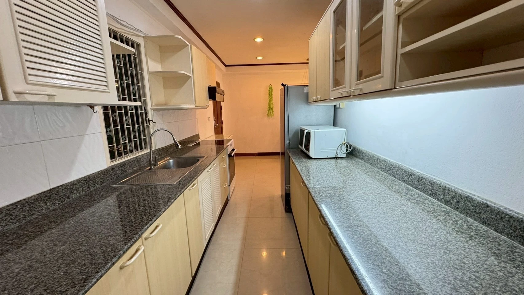 Saranjai Mansion For Rent  Preview 3