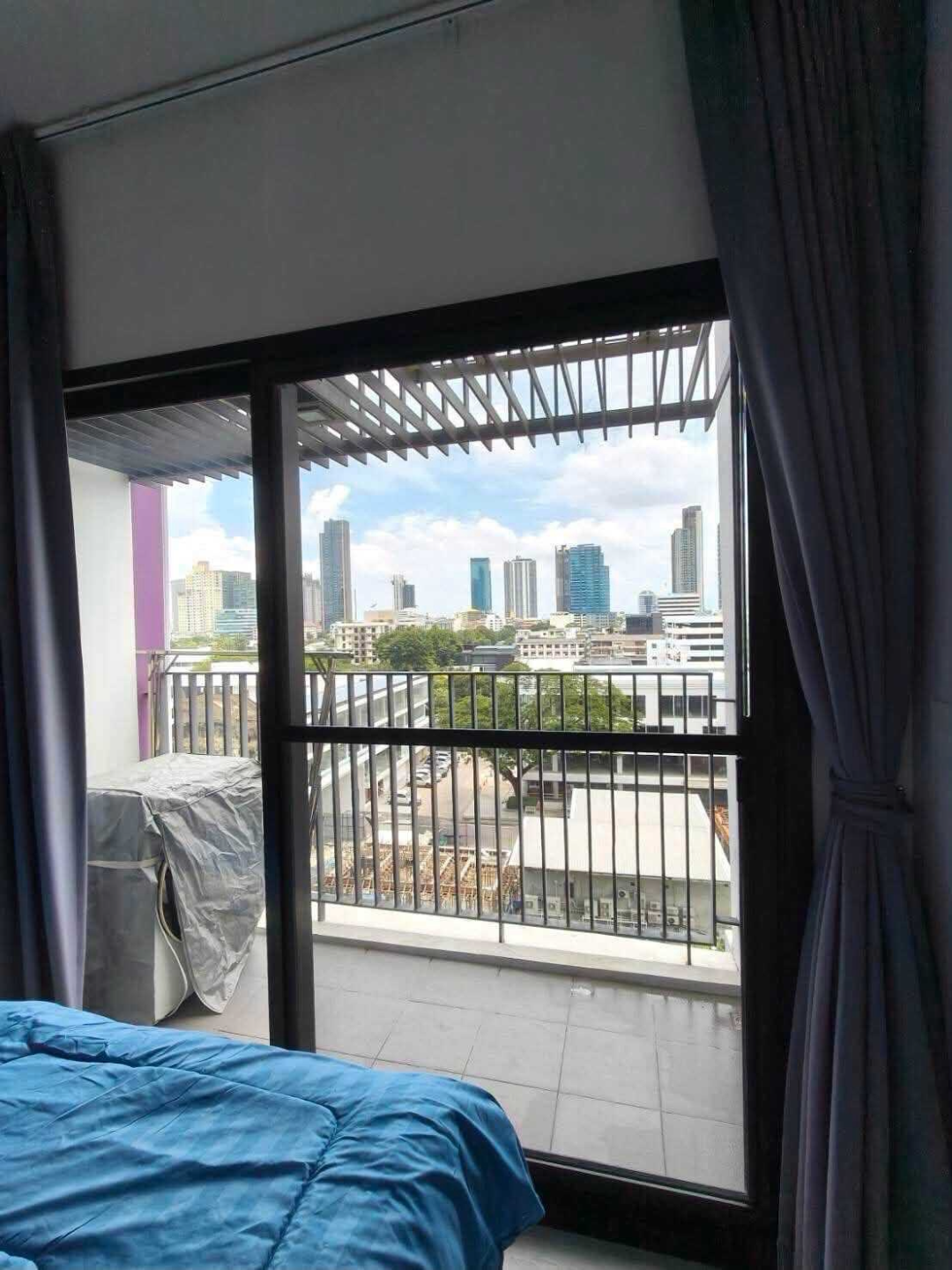 XT Ekkamai For Rent Preview 5