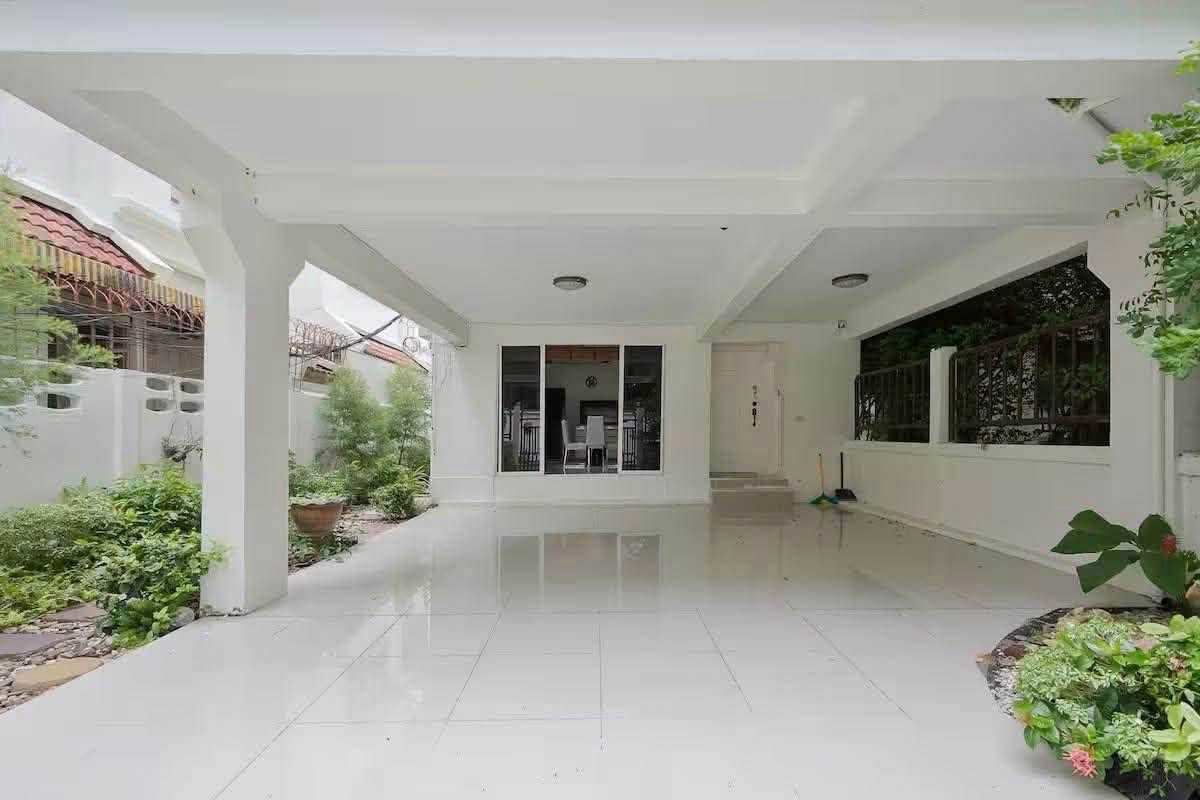 HOUSE SUKHUMVIT 31 For Rent Preview 4