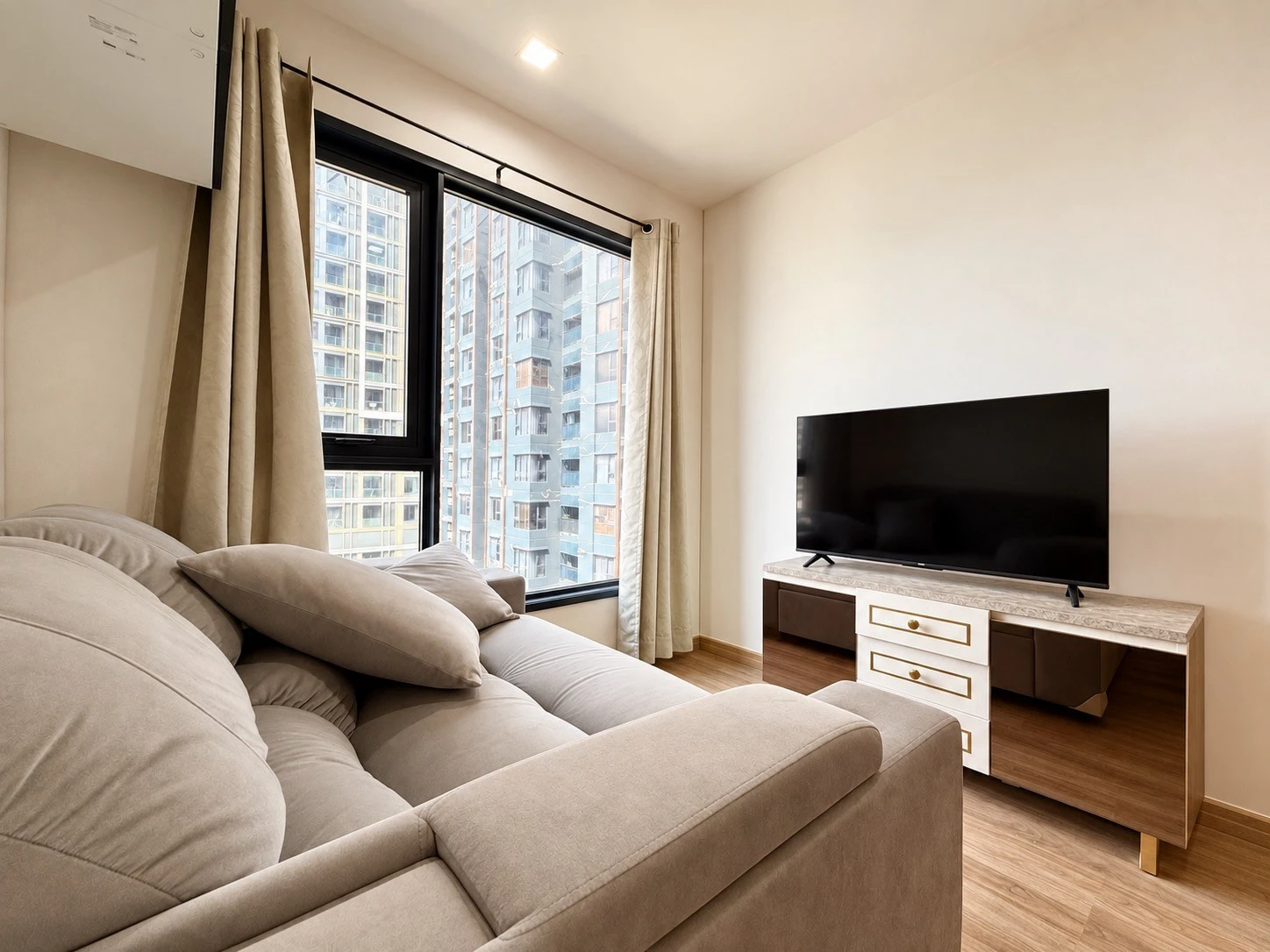 Life Ladprao Valley For Rent