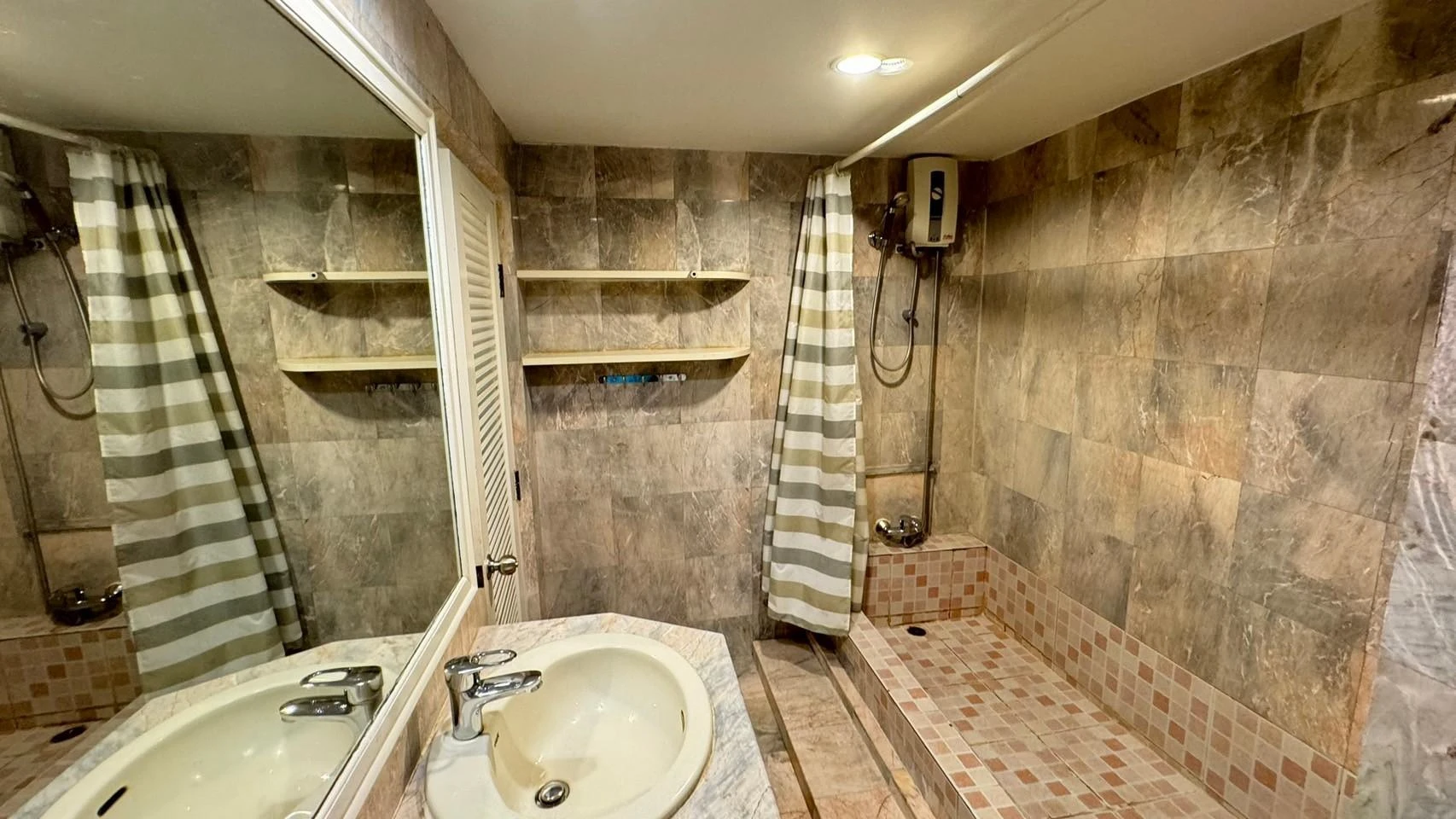 Saranjai Mansion For Rent Preview 7