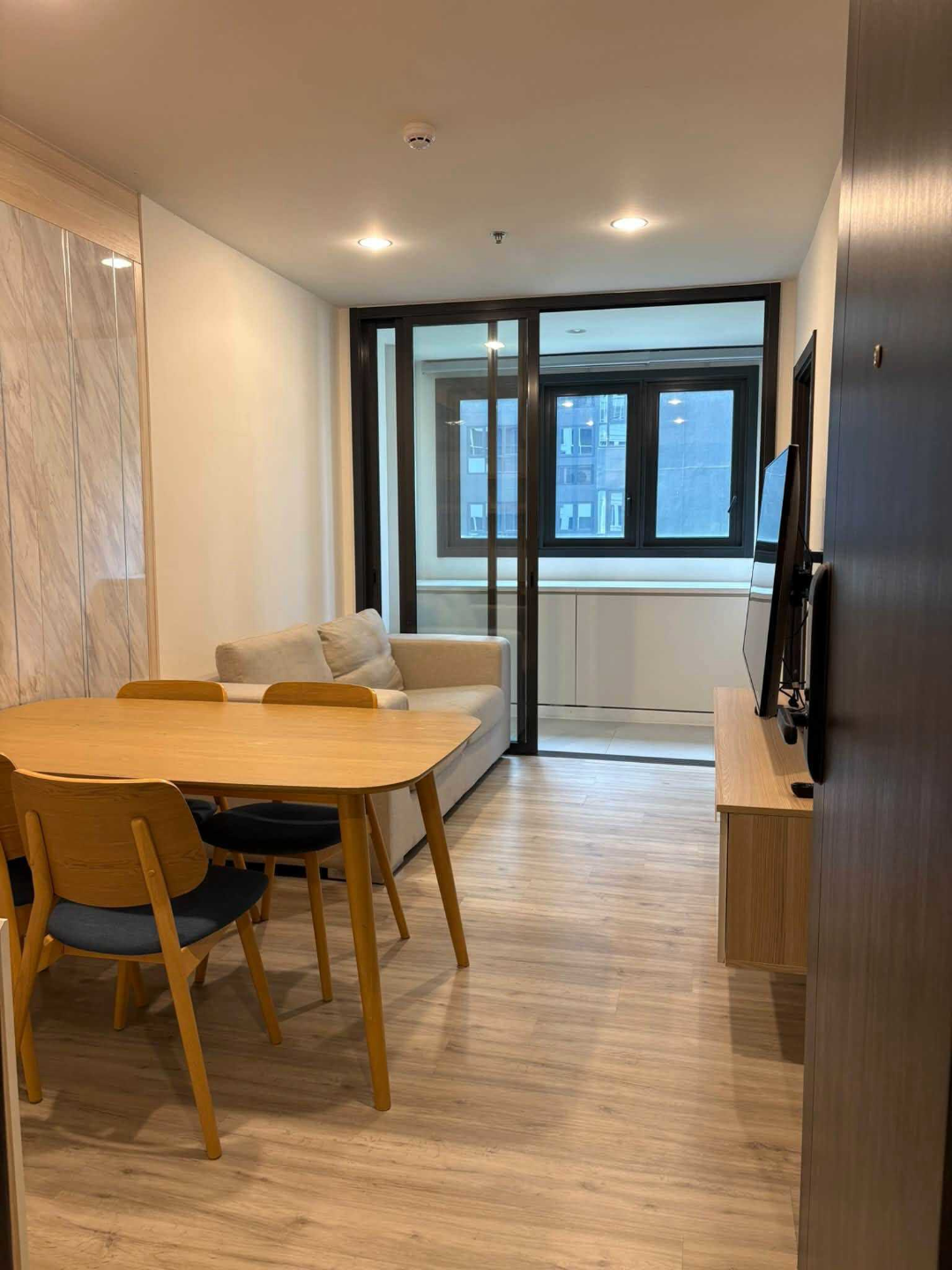 XT Huai Khwang For Rent Preview 2