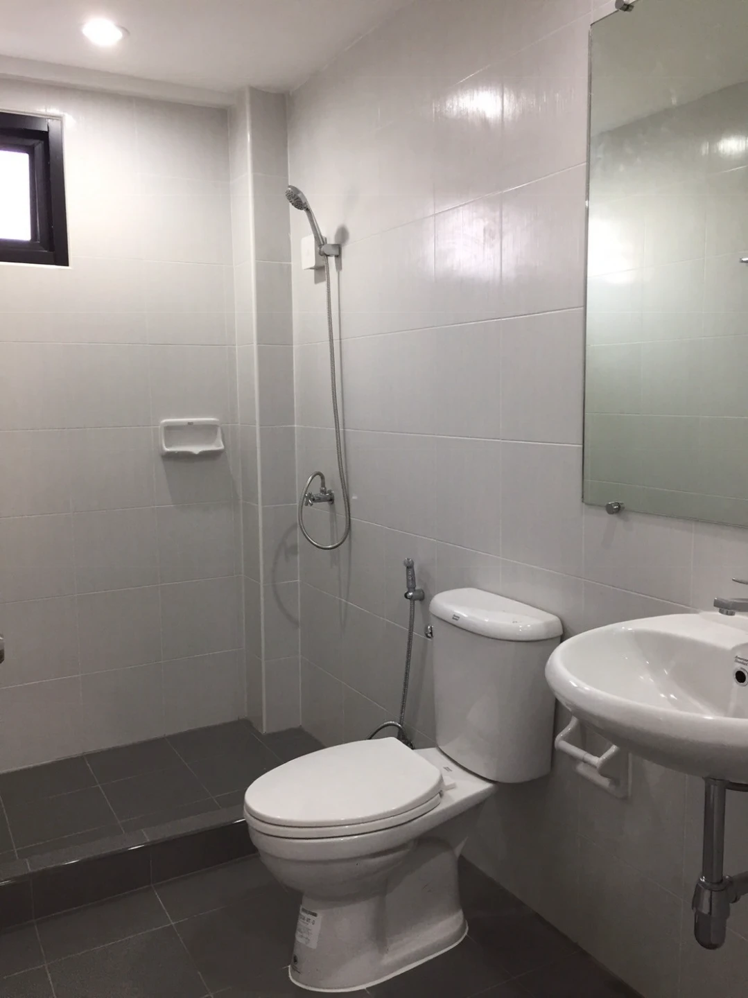 Commercial Building Onnut 47 For Rent Preview 3