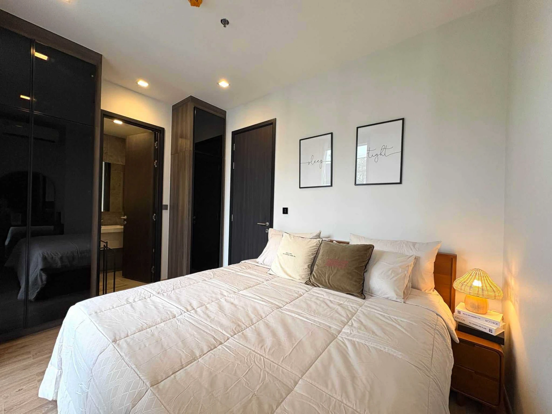 Noble Around Ari For Rent Preview 2