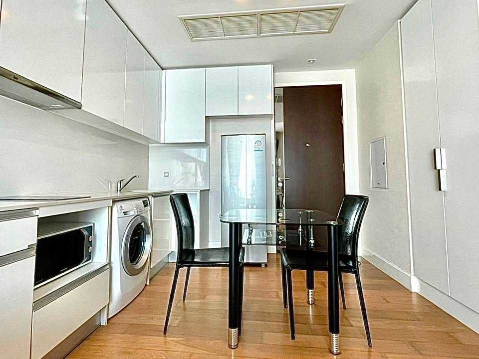 Equinox For Rent Preview 2