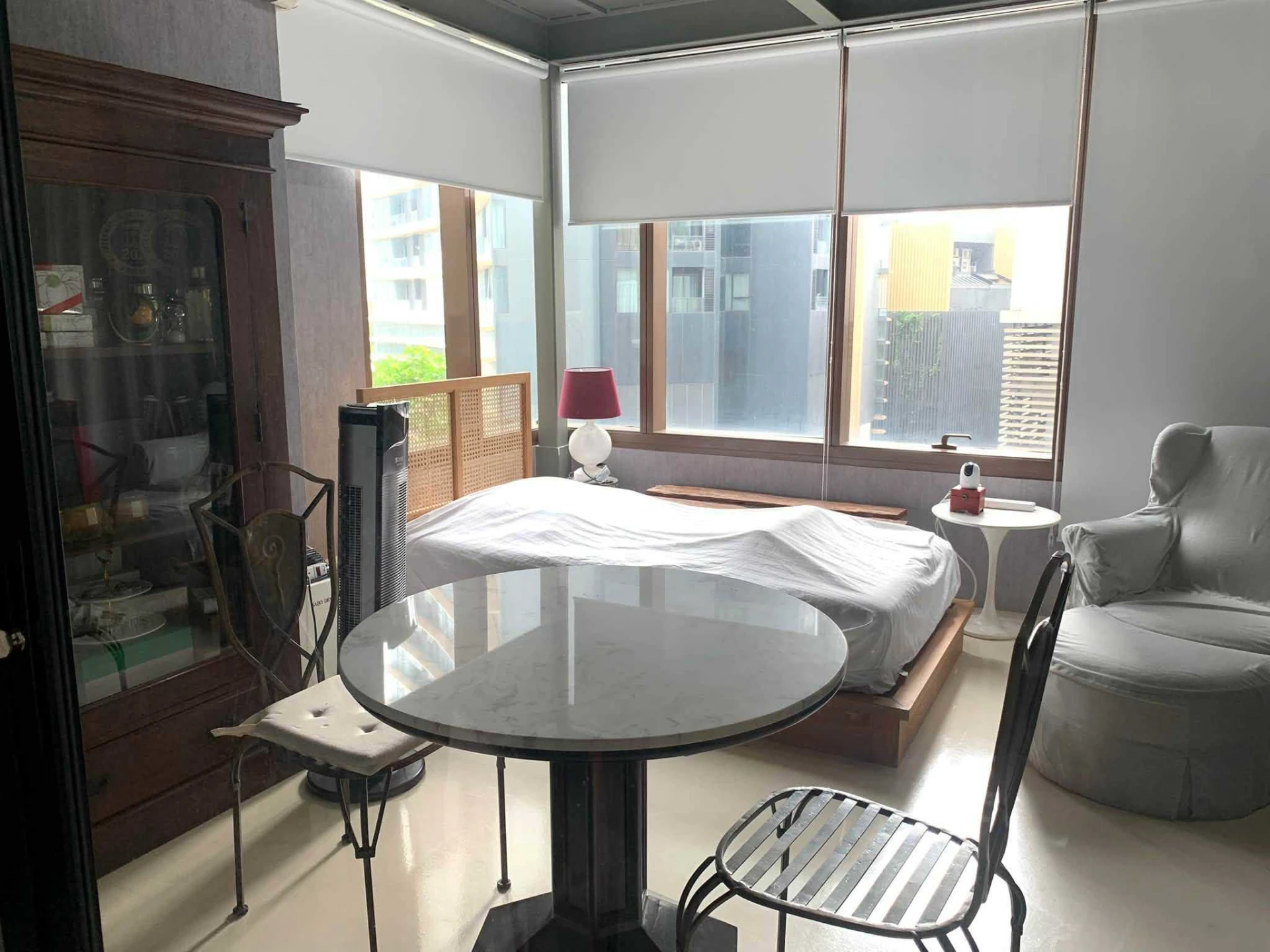 The emporio place For Rent Preview 3