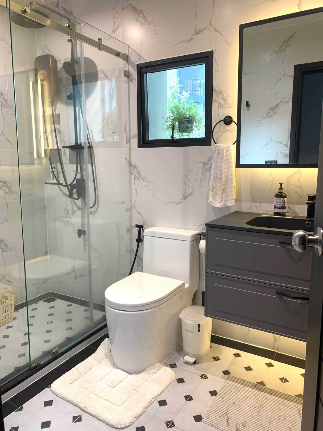 The emporio place For Rent Preview 4