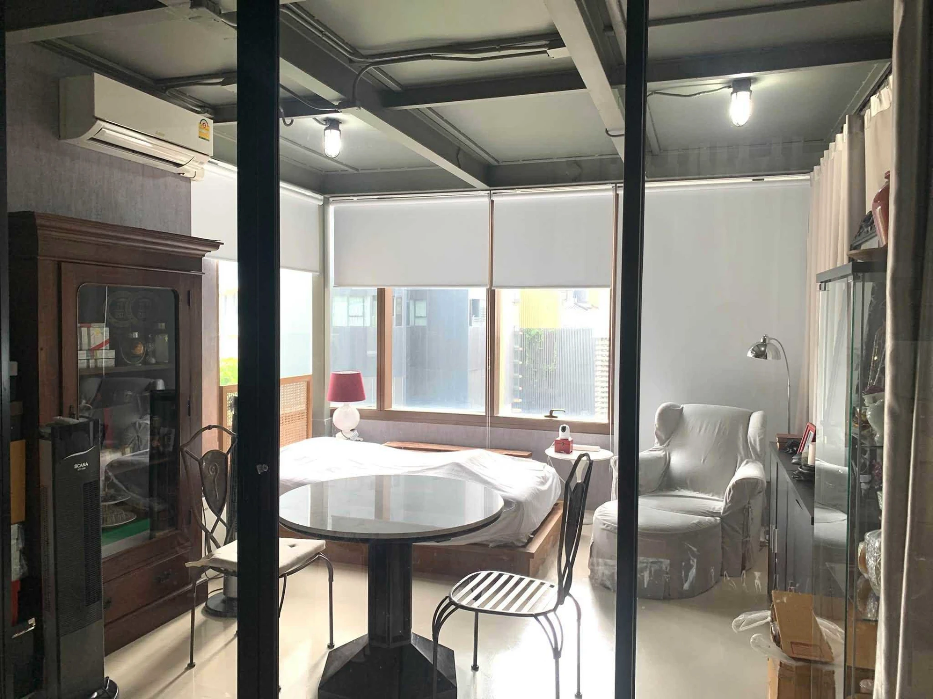 The emporio place For Rent Preview 6