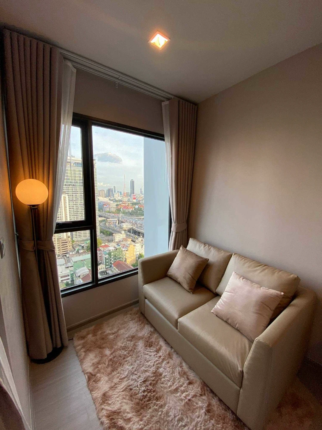 Life Asoke Rama 9 For Rent Preview 5