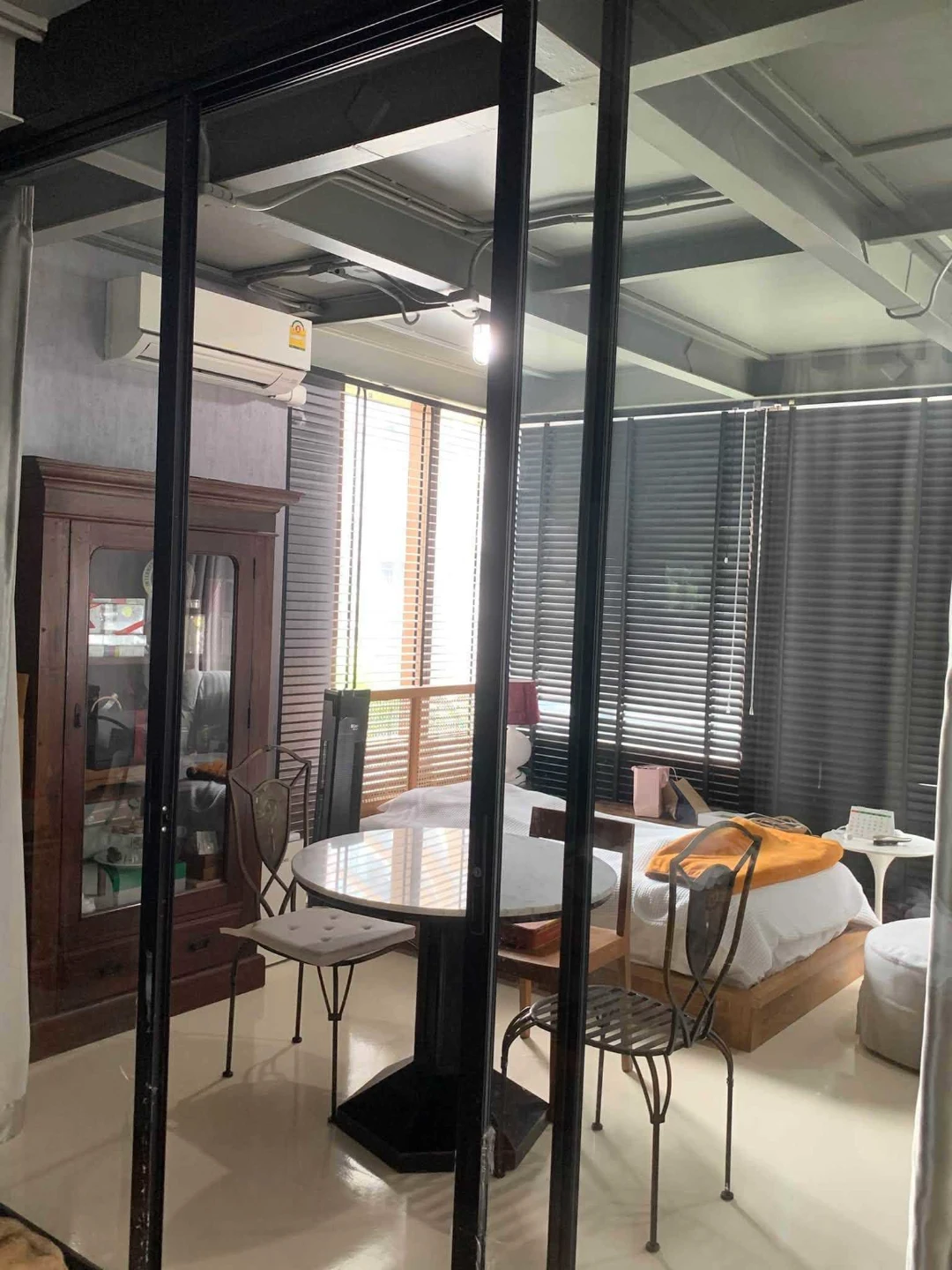 The emporio place For Rent Preview 7