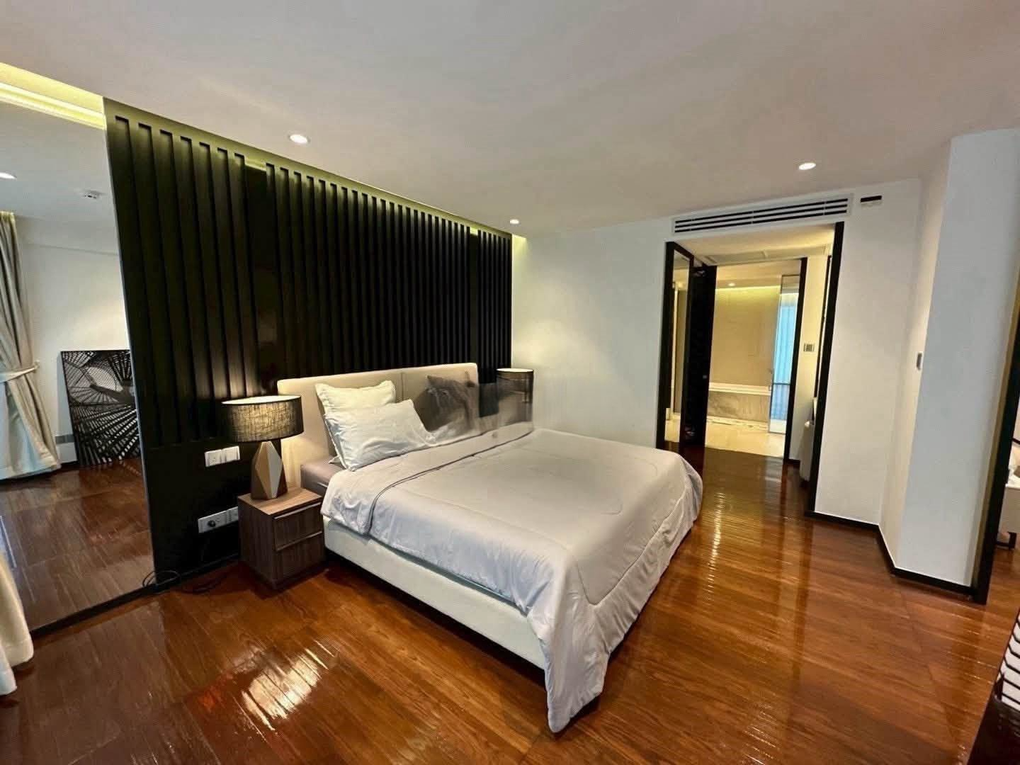 The private residence rajdamri For Rent Preview 6