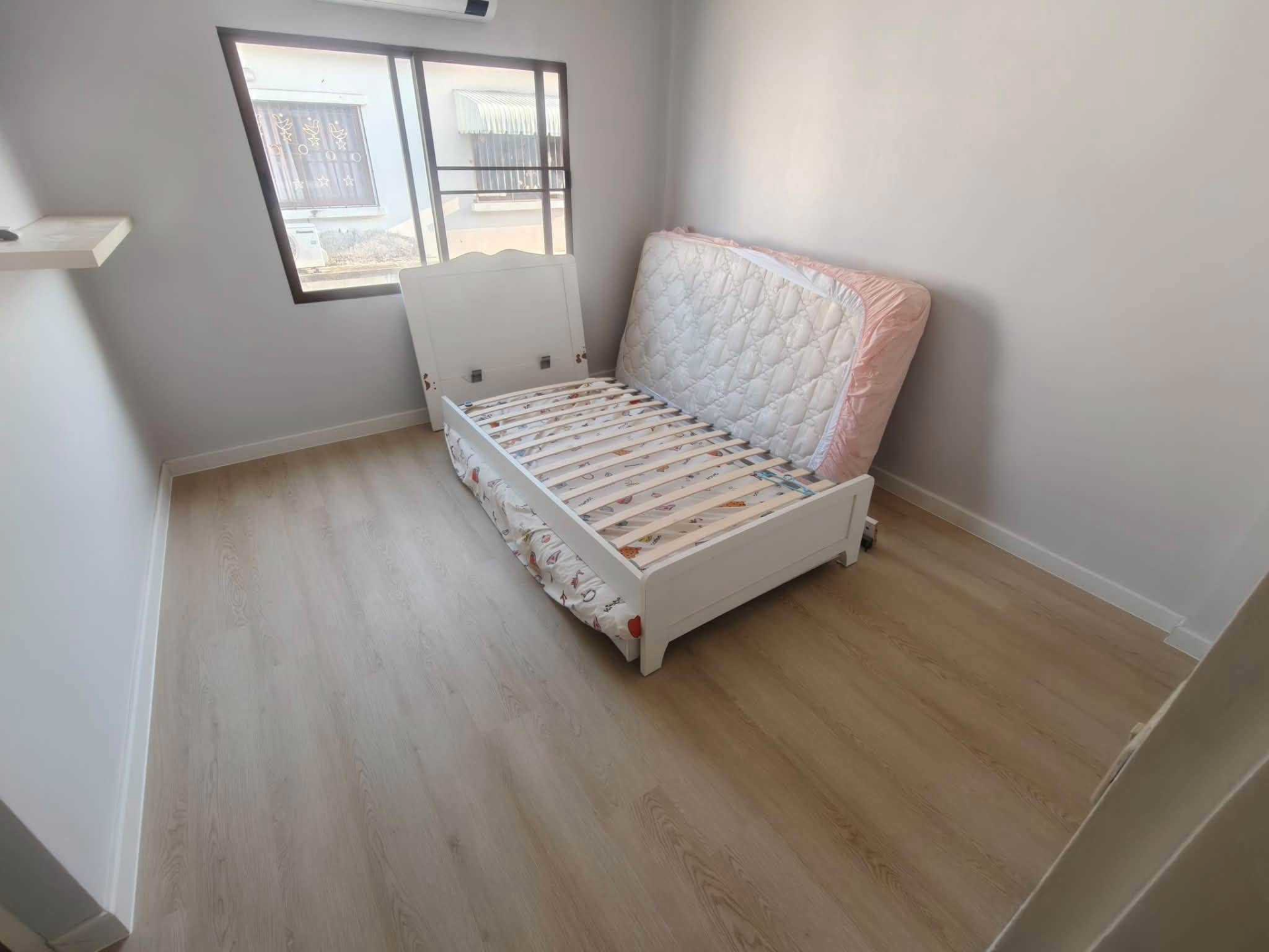 Baan Klang Mueang Ratchada Mengchai For Rent Preview 5