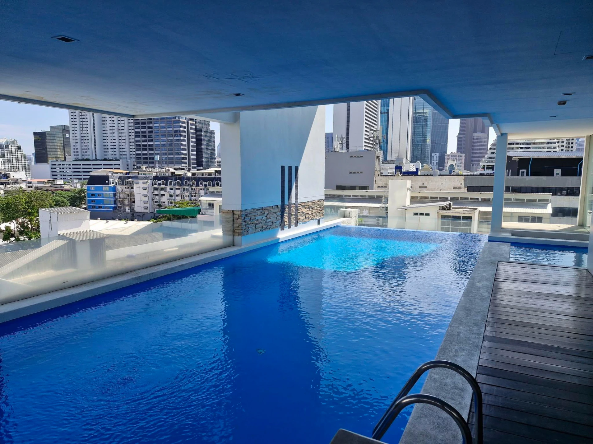 IVY Sathorn 10 For Rent Preview 2
