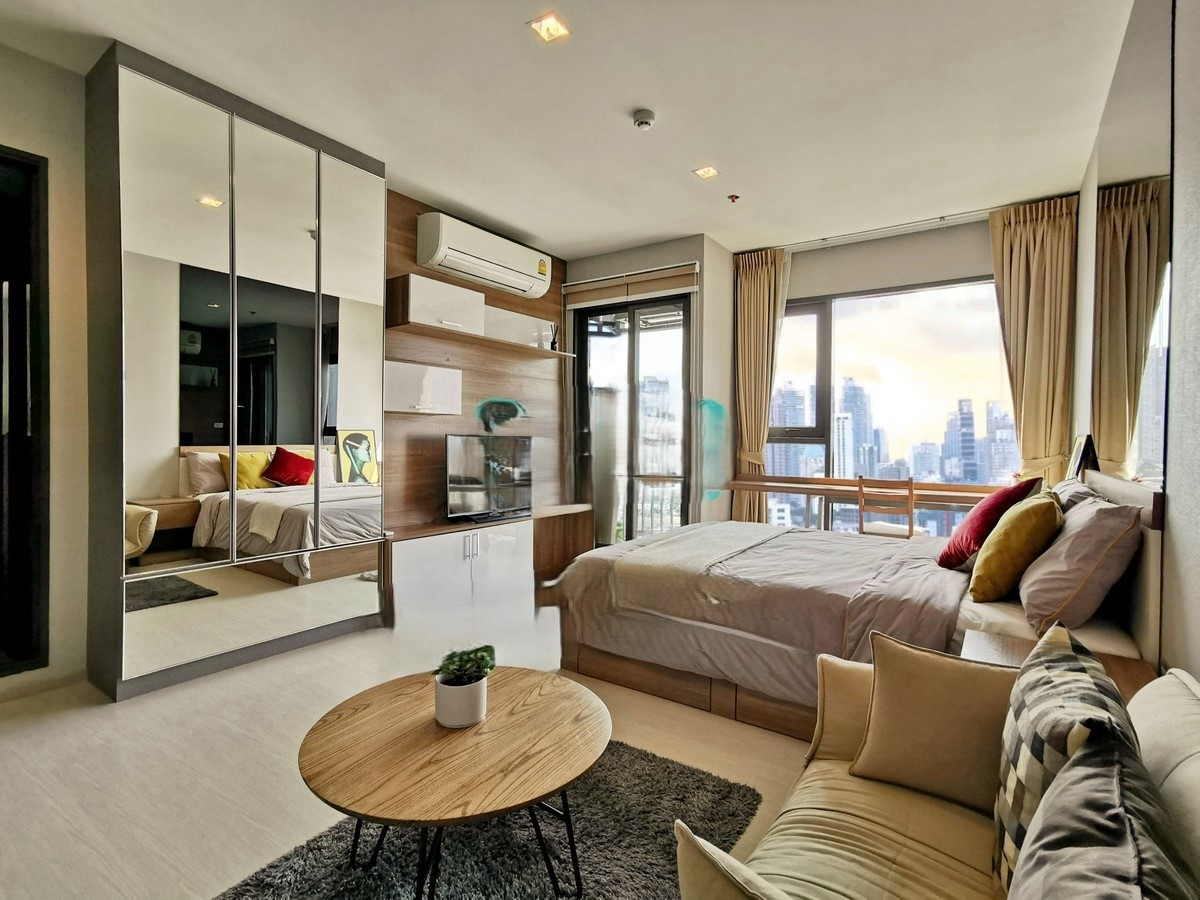 Rhythm Sukhumvit 36-38 For Rent
