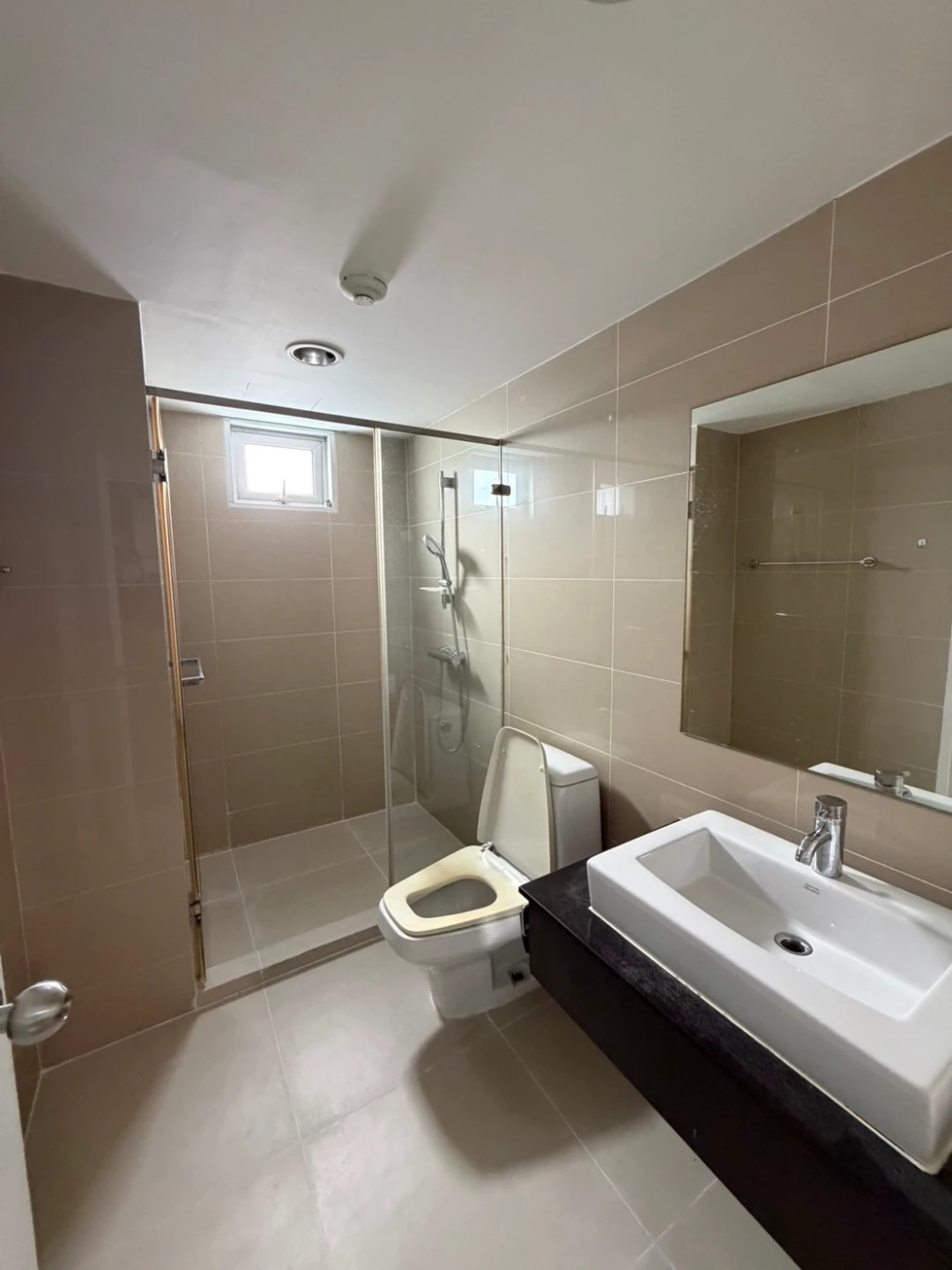 Bell Grand Rama 9 For Rent Preview 6