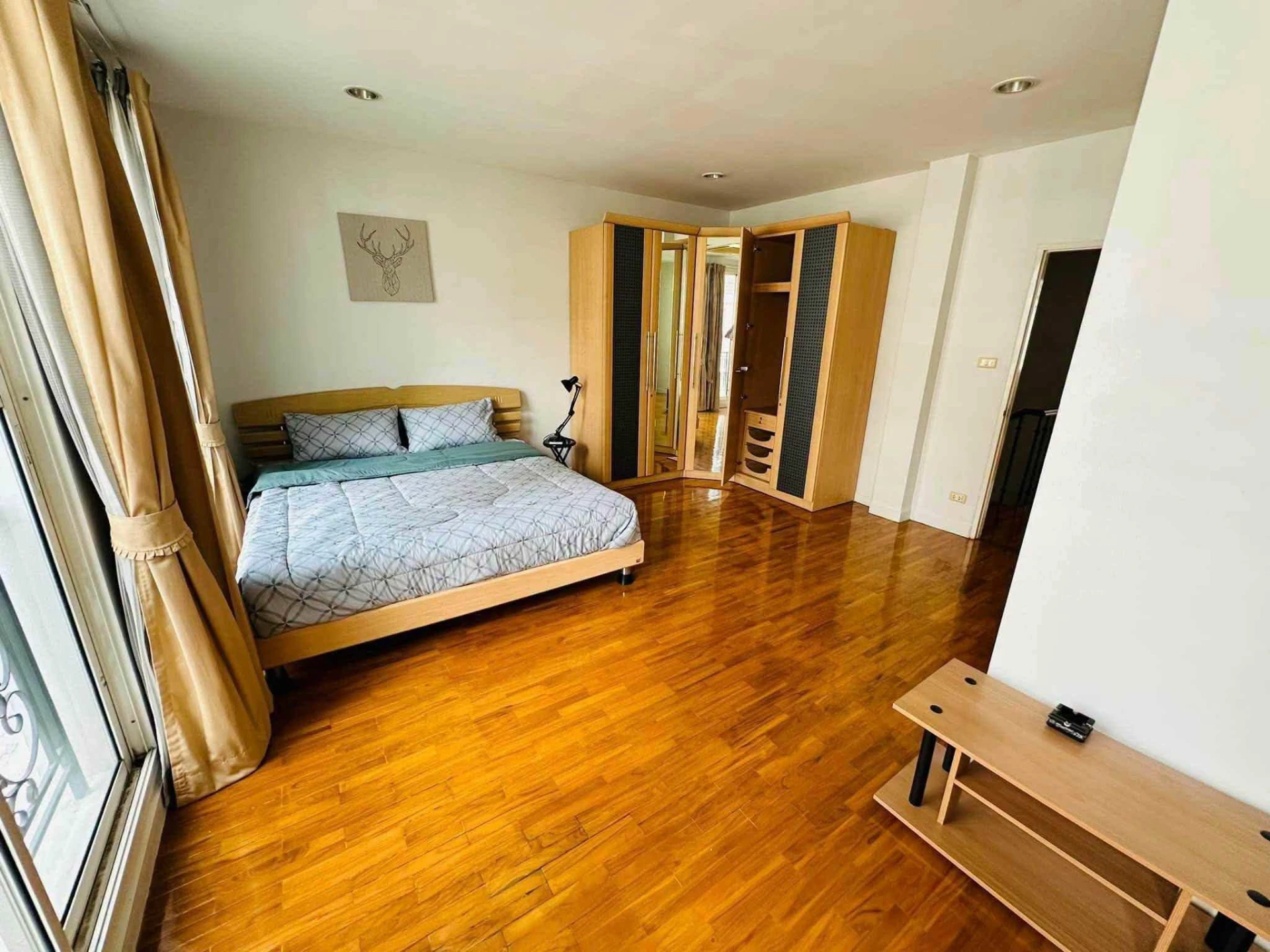 Moo Bann Klang Krung Thonglor Sukhumvit55 For Rent Preview 2