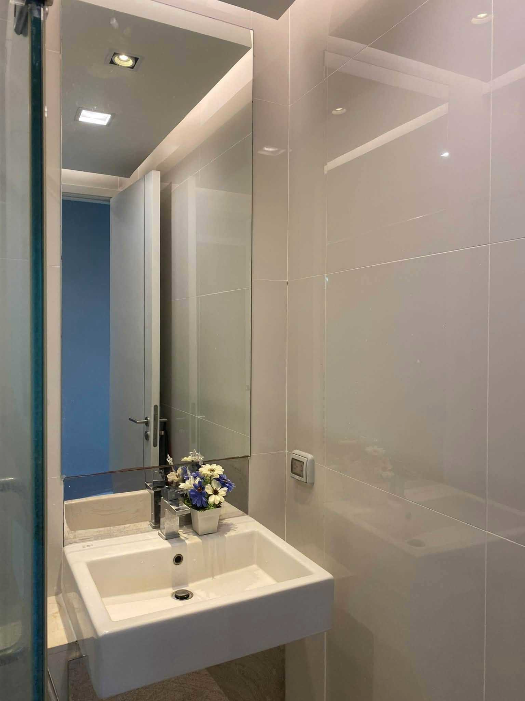 Equinox condo For Rent Preview 3
