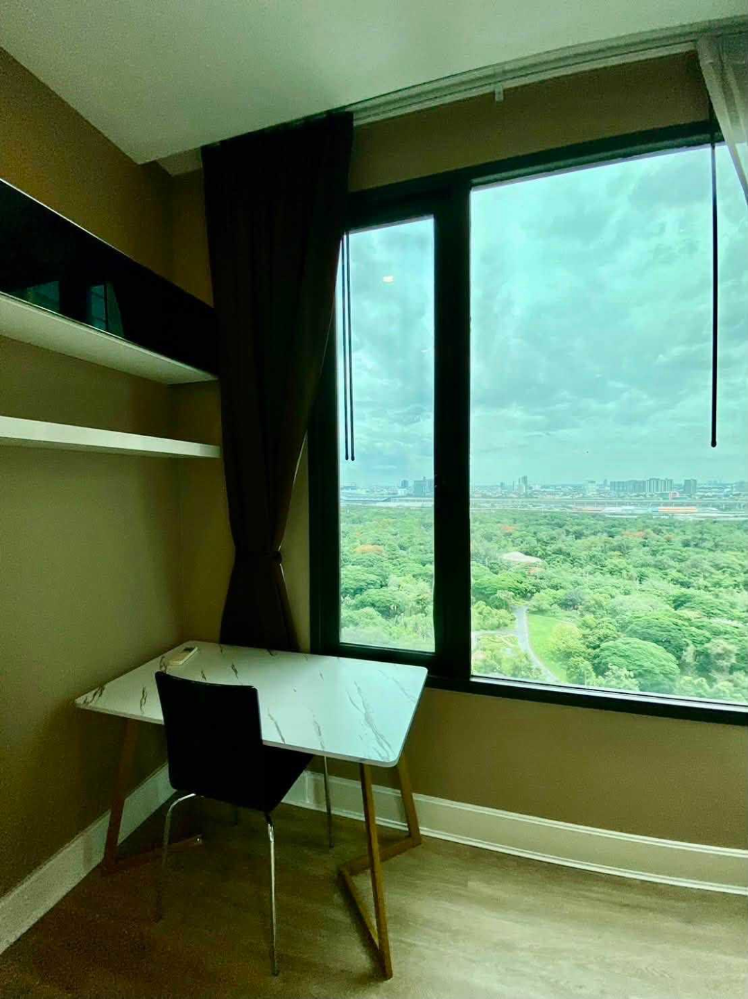 Equinox condo For Rent Preview 6