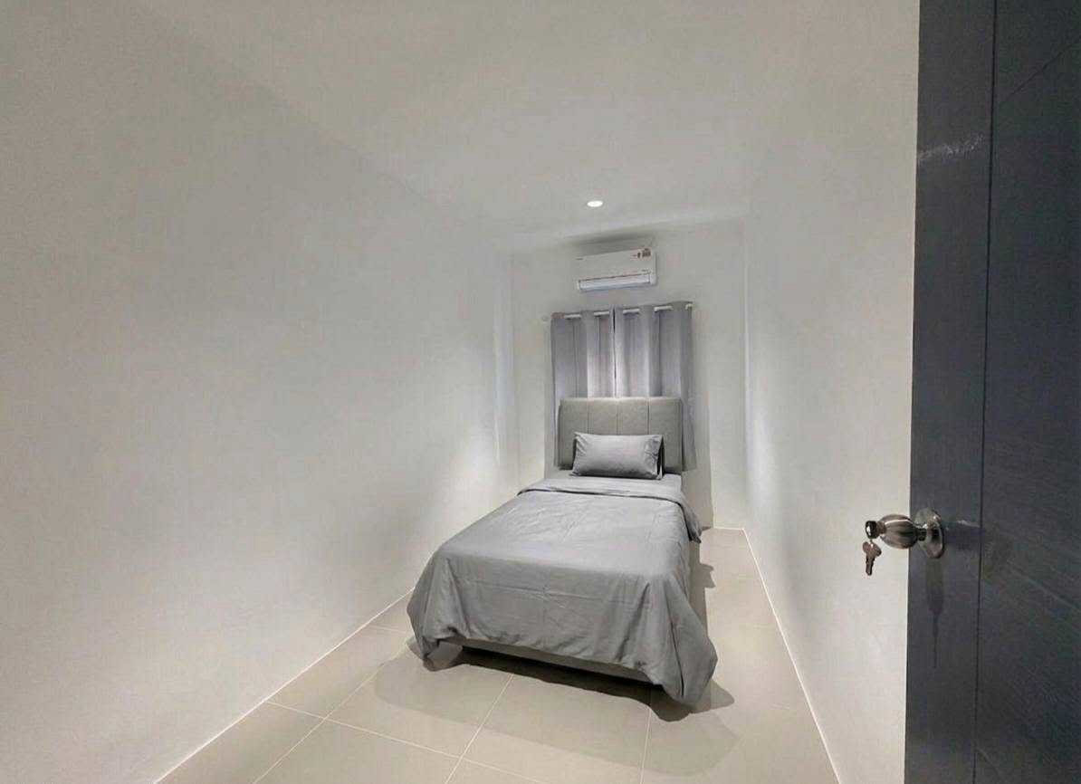 Townhome Soi Wachiratham Sathit 57, Yaek 18 For Rent Preview 6