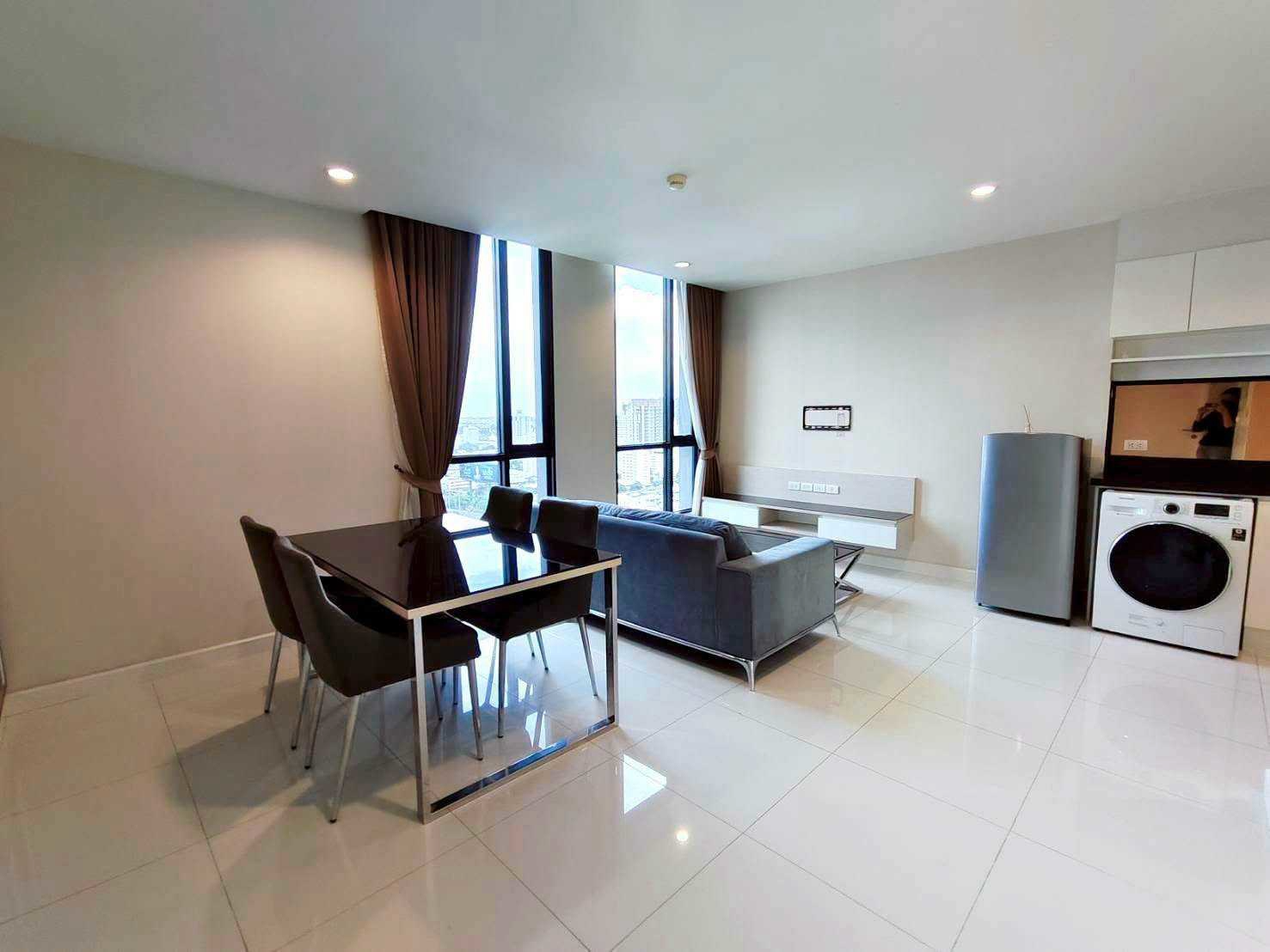 Up Ekkamai For Rent Preview 7