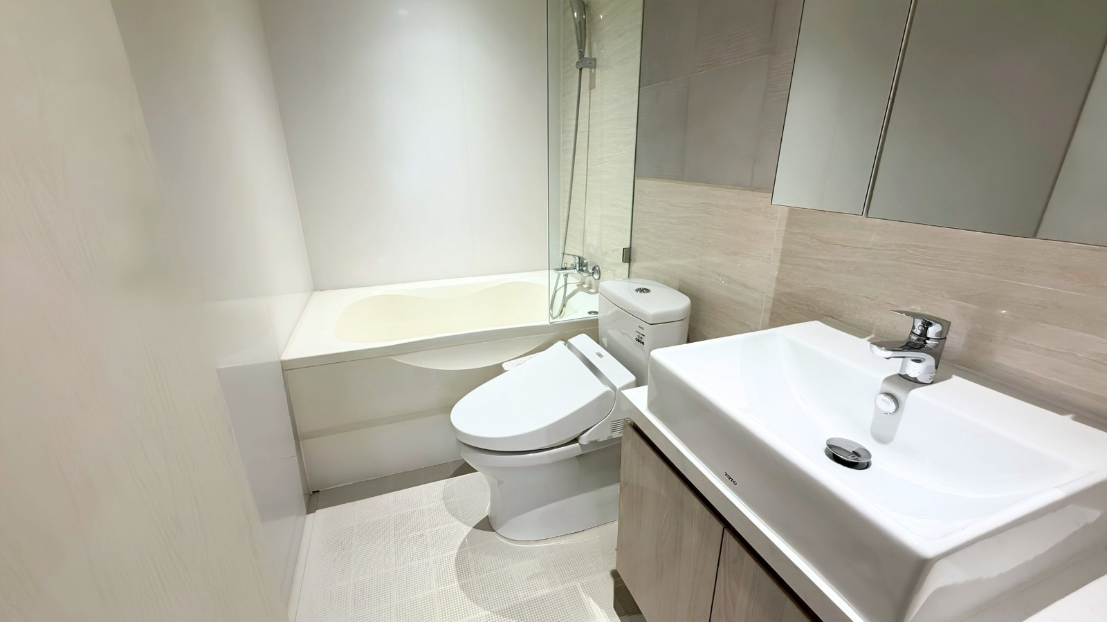 Runesu Thonglor 5 For Rent Preview 7