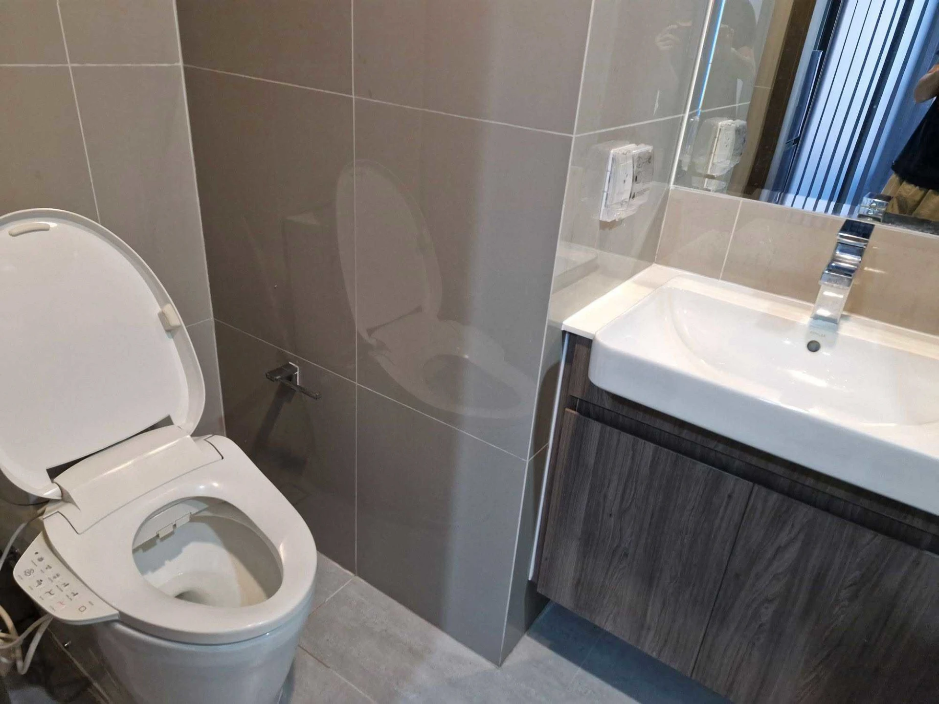  IDEO Mobi Asoke For Rent Preview 7
