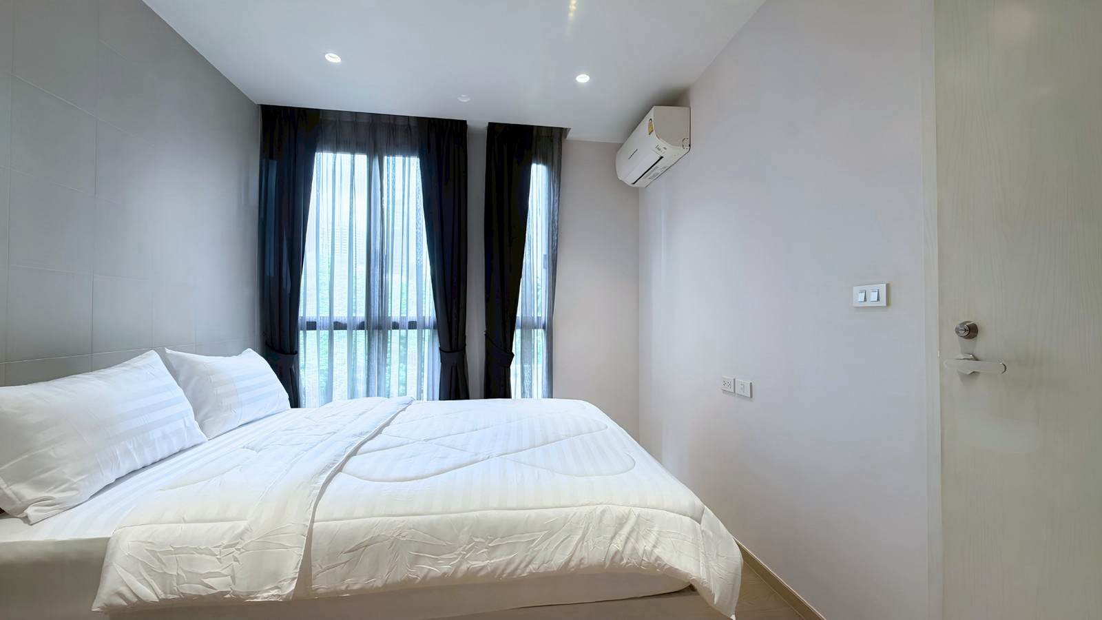 Runesu Thonglor 5 For Rent Preview 7