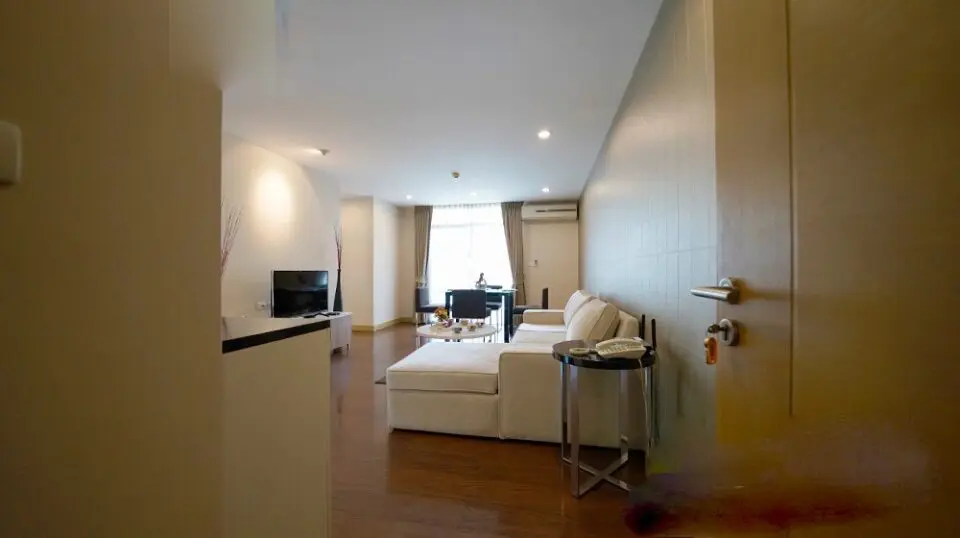 Narindra Residence Service Apartment For Rent Preview 6