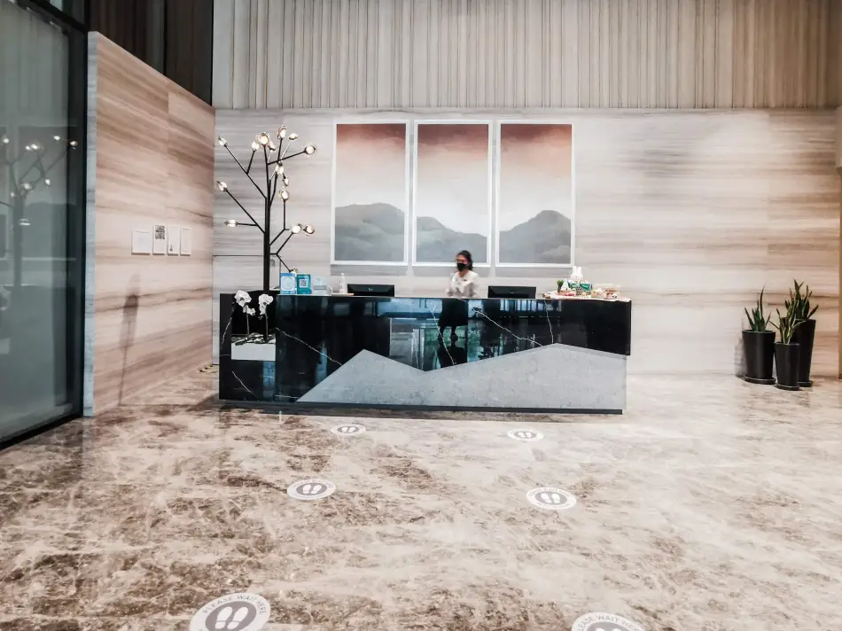 Oakwood Suites Bangkok Service Apartment Preview 2