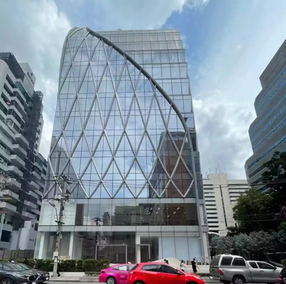 Vanissa Building Office For Rent