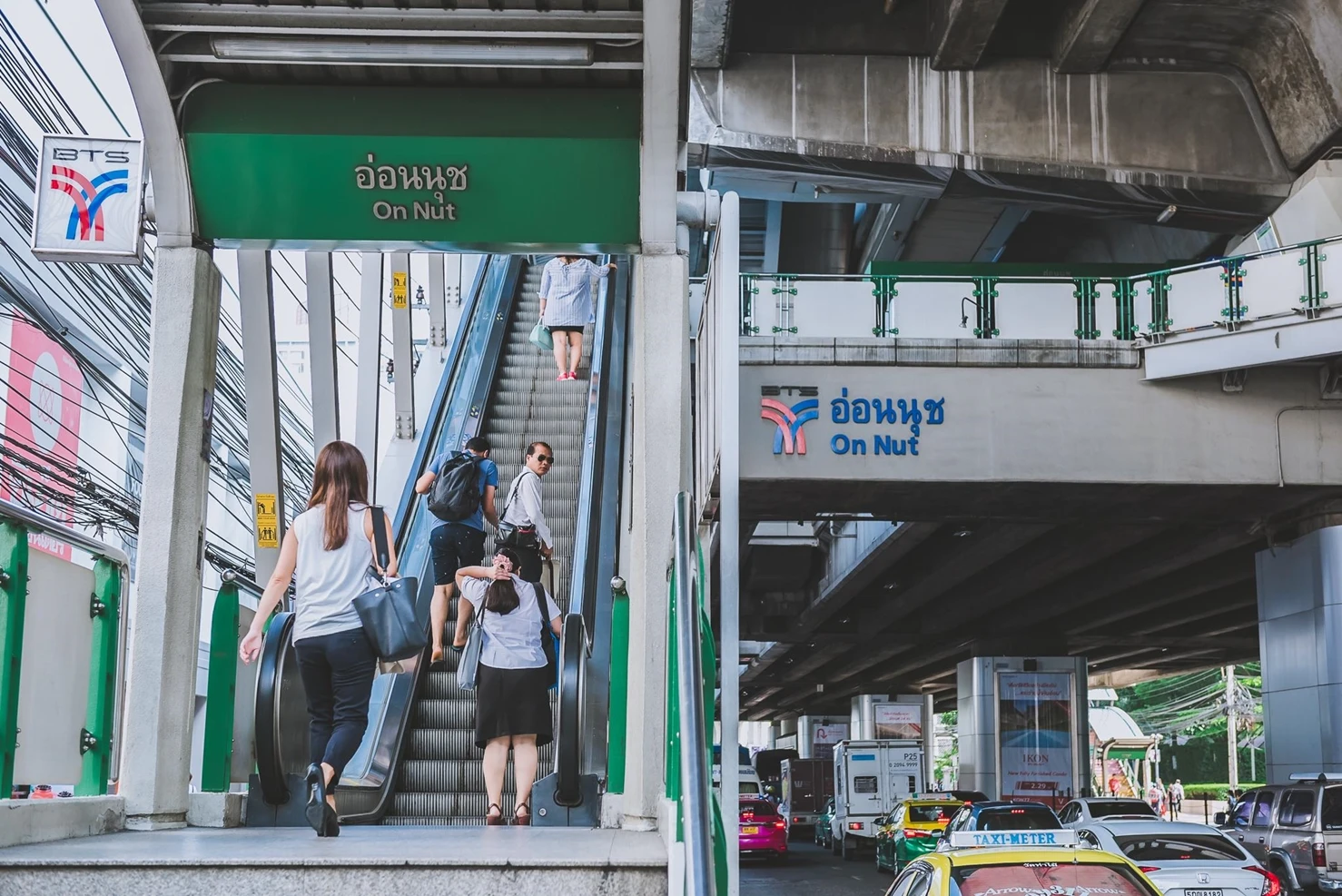 Sukhumvit Hills Office For Rent Preview 2